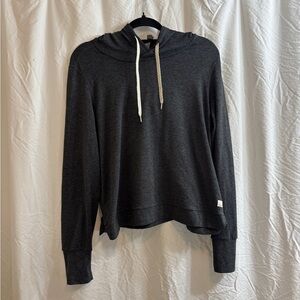 Vuori Halo Essential Hoodie. Size L.